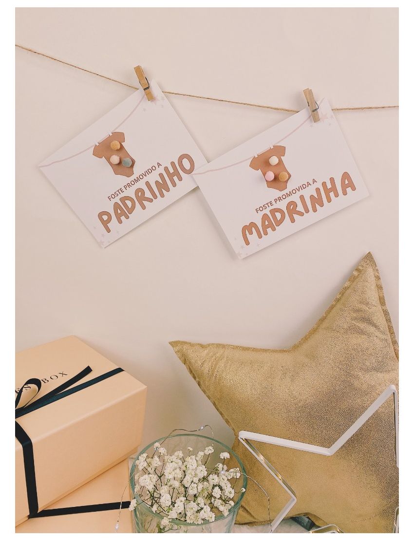 Cartão “Promovida a madrinha” com pompons